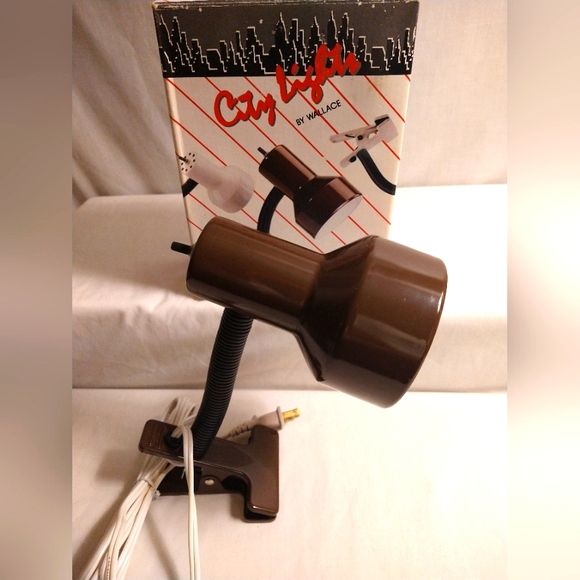 WALLACE CLAMP ON LAMP WITH METAL ENAMEL FINISH LAMP SHADE & CLAMP (NWT/BOX) - Picture 3 of 7